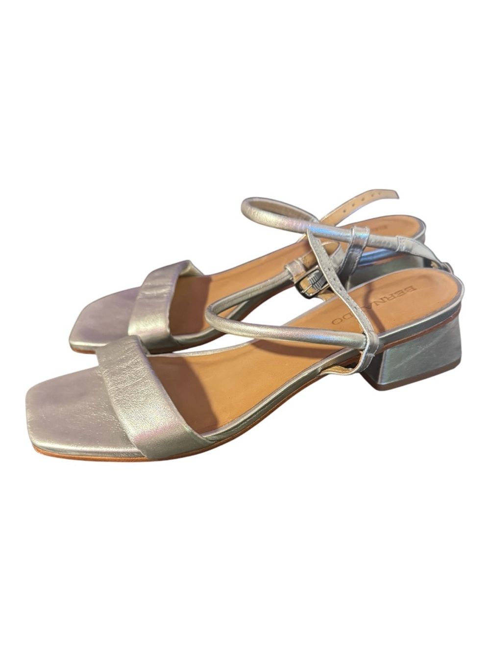 Bernardo Josei Metallic Silver Leather Low Heel Sandals Size 10 - Picture 3 of 6
